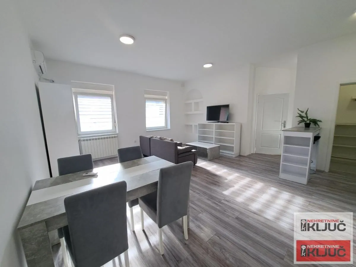 Prodaja, trosoban stan, 71m², Bulevar Oslobodjenja, Novi Sad Sve Podlokacije