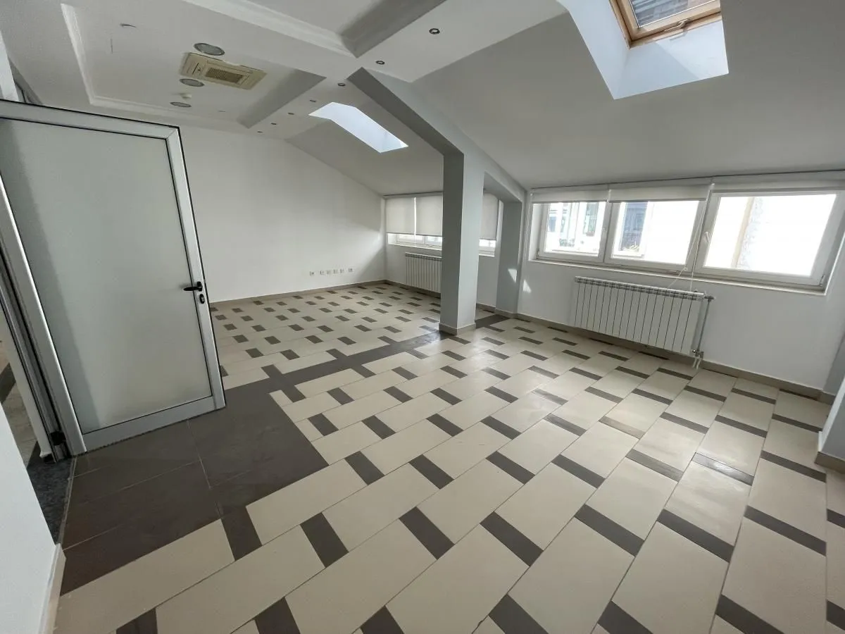 Rent, office space, 245m², Bulevar Oslobodjenja, Novi Sad Sve Podlokacije