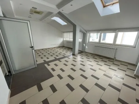 Rent, office space, 245m², Bulevar Oslobodjenja, Novi Sad Sve Podlokacije - image 6