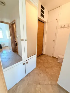 Rent, one bedroom apartment, 43m², Stari Aerodrom, Podgorica - image 5