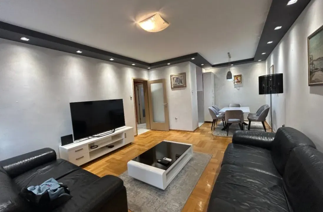 Izdavanje, dvosoban stan, 76m², Preko Morače, Podgorica