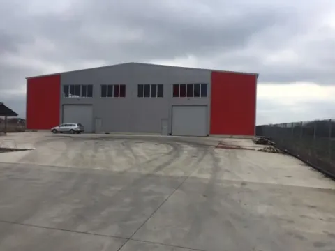 Izdavanje, poslovni prostor, 300m², Zemun Ugrinovci, Zemun Sve Podlokacije - image 2