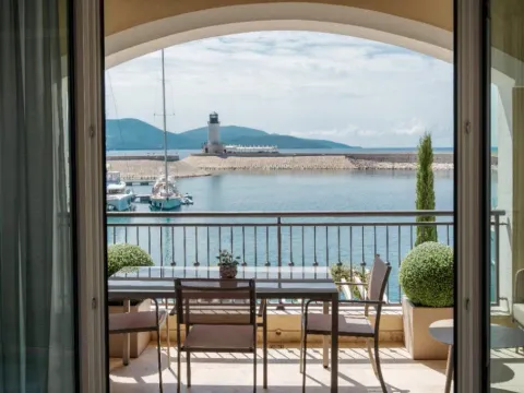 Rent, studio apartment, 40m², Tivat, Crna Gora