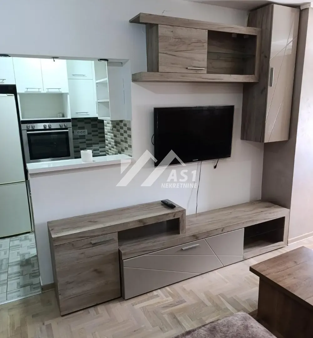 Prodaja, trosoban stan, 76m², Detelinara, Novi Sad Sve Podlokacije