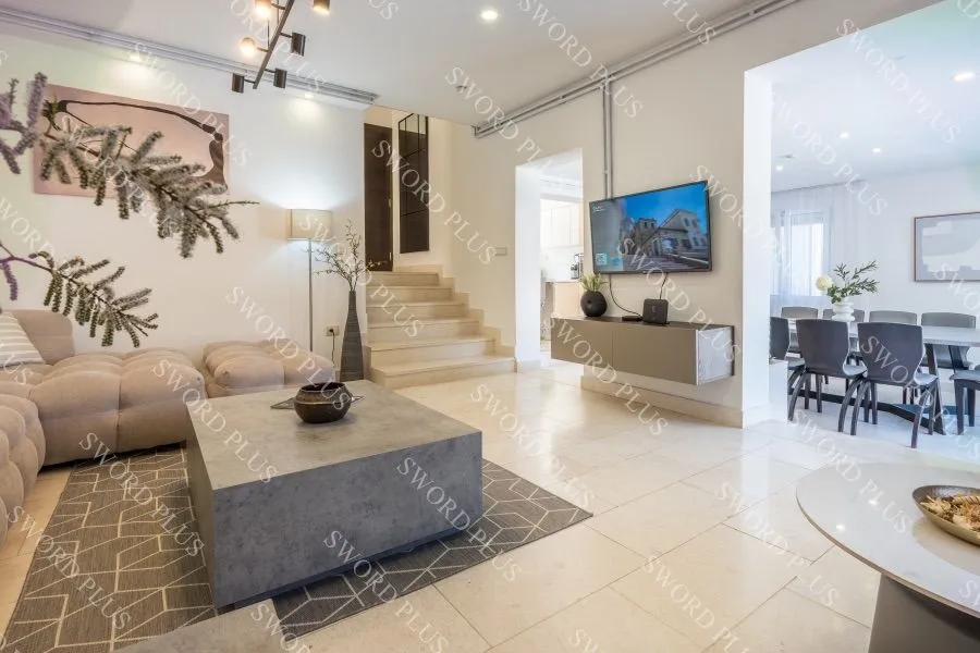 Prodaja, kuća, 240m², Centar, Kotor