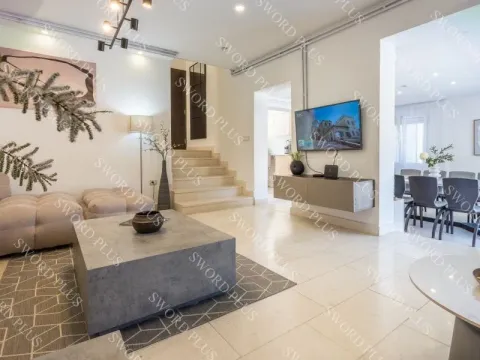 Sale, house, 240m², Centar, Kotor - image 4