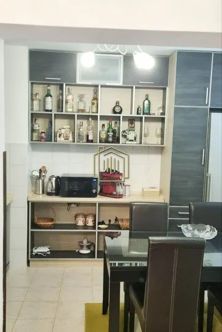 Izdavanje, jednosoban stan, 50m², Dobrota, Kotor