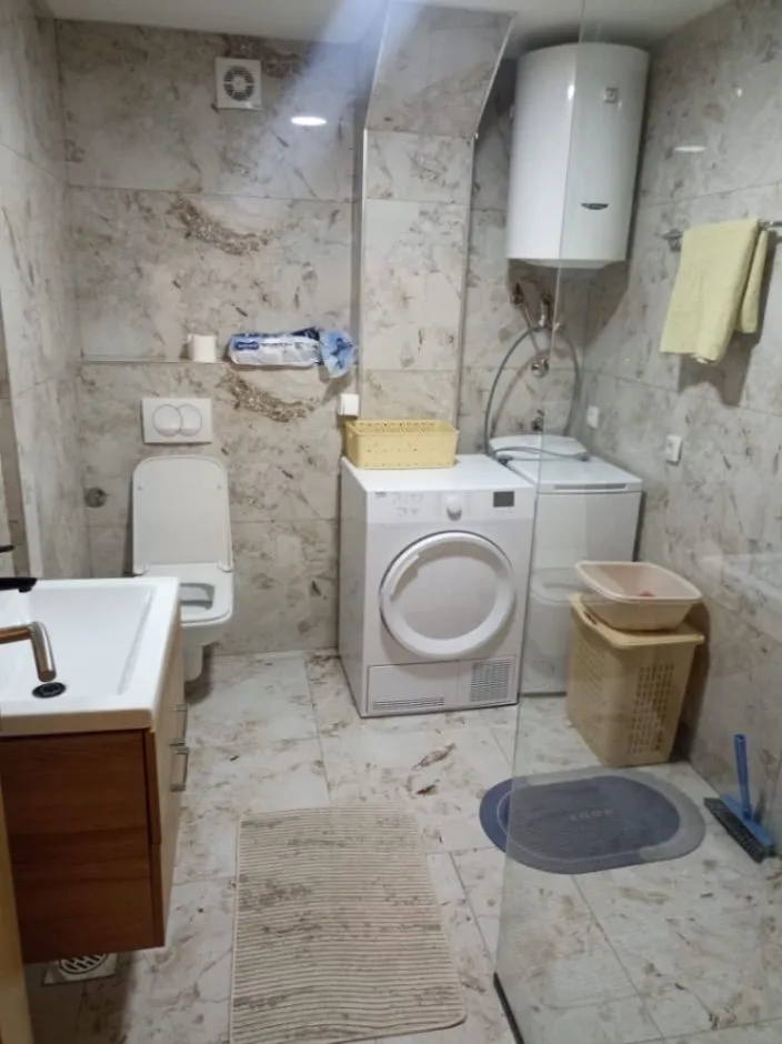 Izdavanje, jednosoban stan, 43m², Centar, Podgorica