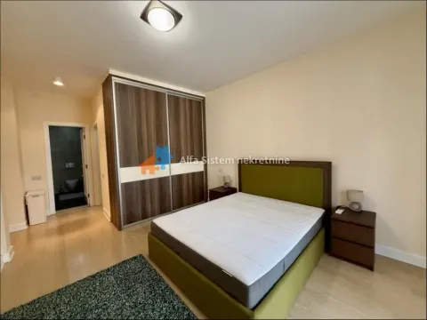 Rent, four bedroom apartment, 185m², Neimar, Vračar Sve Podlokacije - image 17