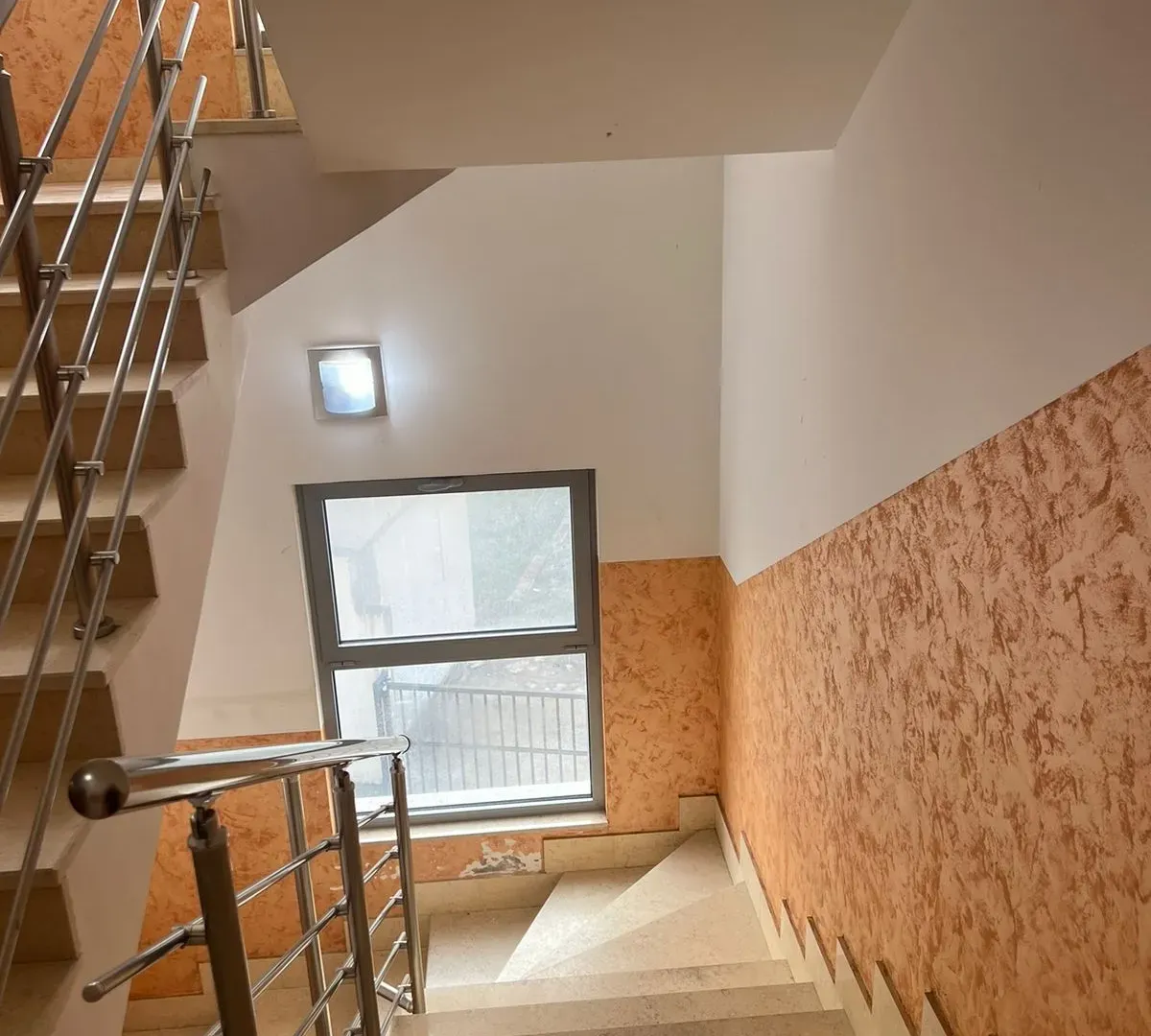 Prodaja, dvosoban stan, 90m², Šušanj, Bar