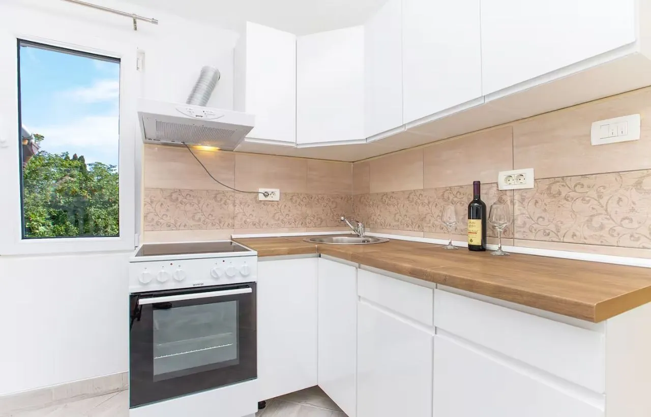 Rent, house, 110m², Tivat, Crna Gora