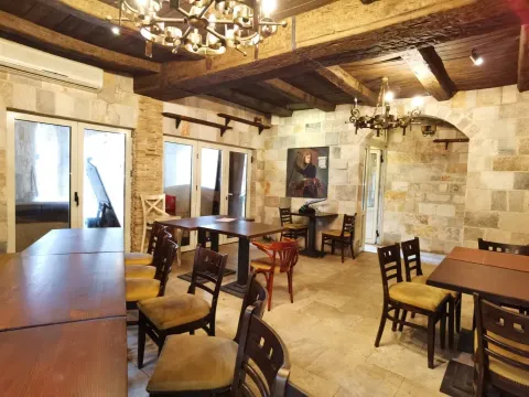Prodaja, poslovni prostor, 173m², Petrovac, Budva - image 9