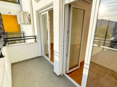 Prodaja, jednosoban stan, 46m², Pobrežje, Podgorica - image 5