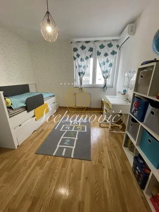 Prodaja, trosoban stan, 72m², Sajam, Novi Sad Sve Podlokacije