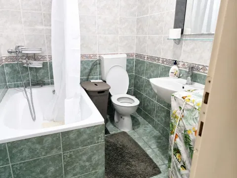 Rent, two bedroom apartment, 47m², Budva, Crna Gora - image 9
