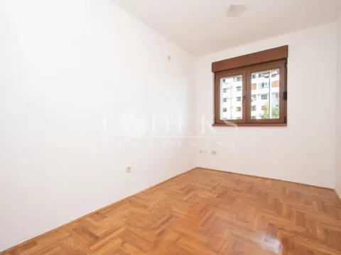 Izdavanje, poslovni prostor, 66m², Stari Aerodrom, Podgorica - image 5