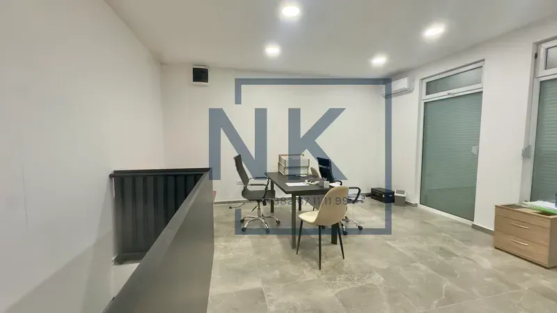 Izdavanje, poslovni prostor, 56m², Blok 9, Podgorica