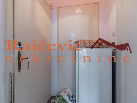 Rent, one bedroom apartment, 30m², Stari Grad, Beograd - image 11