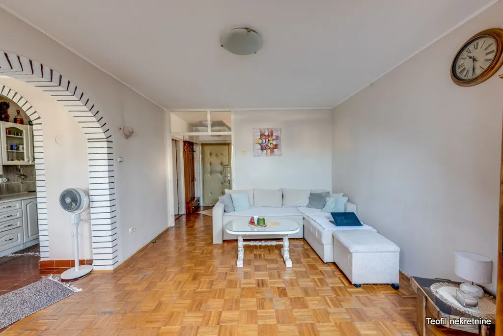 Prodaja, trosoban stan, 105m², Centar, Kruševac