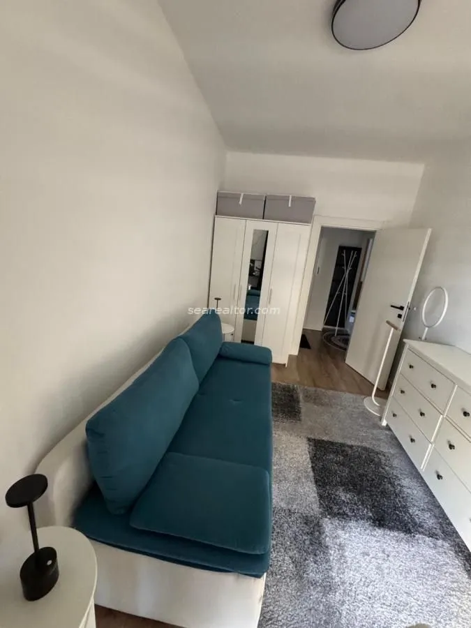 Izdavanje, jednosoban stan, 60m², Centar, Tivat
