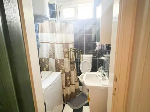 Izdavanje, dvosoban stan, 60m², Centar, Bar - image 9