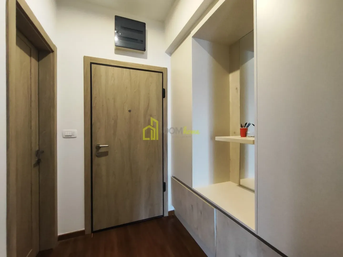 Izdavanje, četvorosoban stan, 130m², Master Kvart, Podgorica