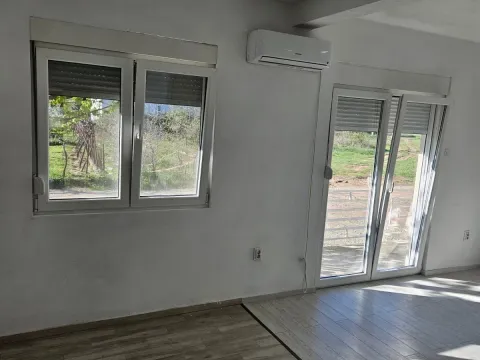 Rent, apartment, 60m², Podgorica, Crna Gora - image 1