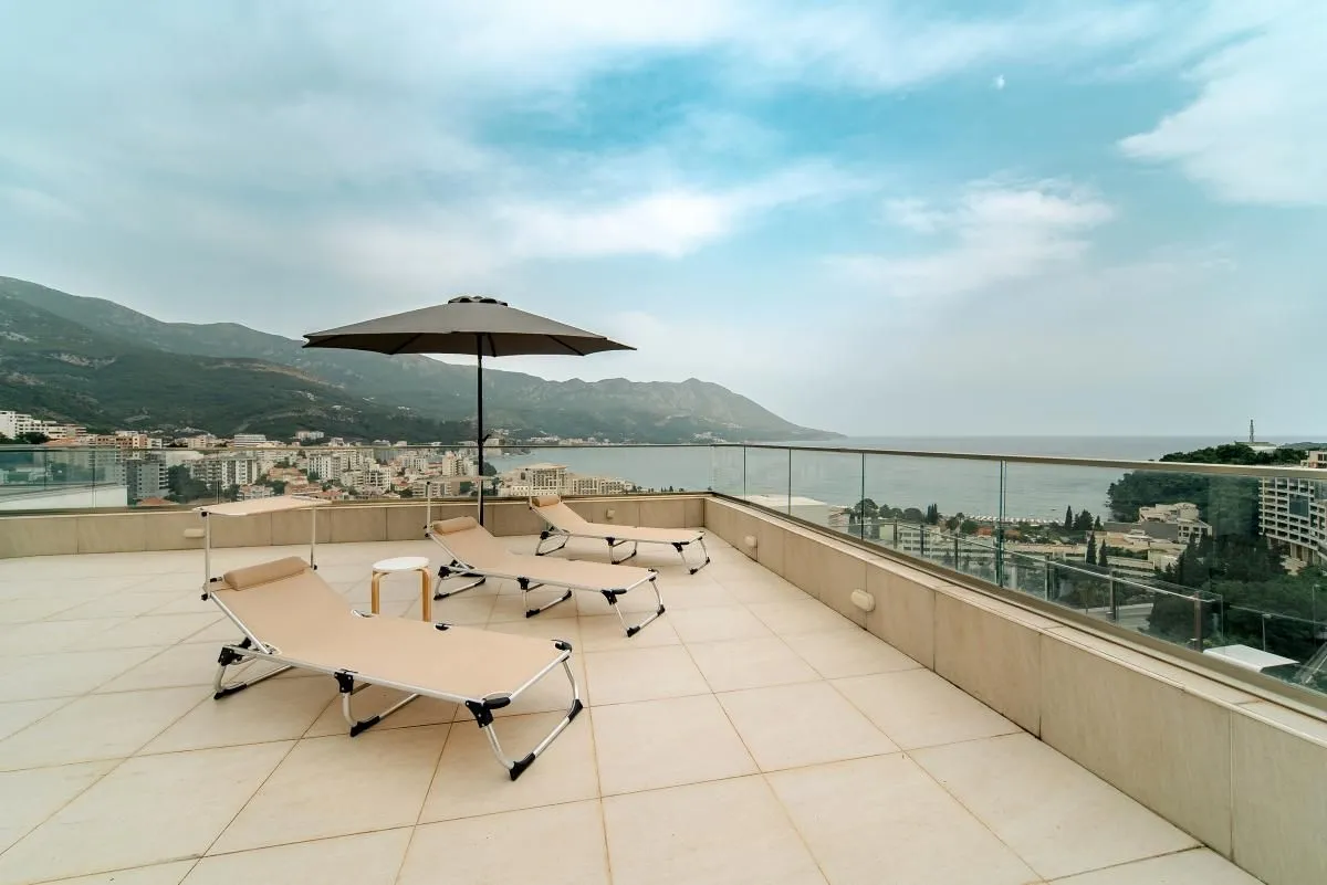 Prodaja, trosoban stan, 234m², Bečići, Budva