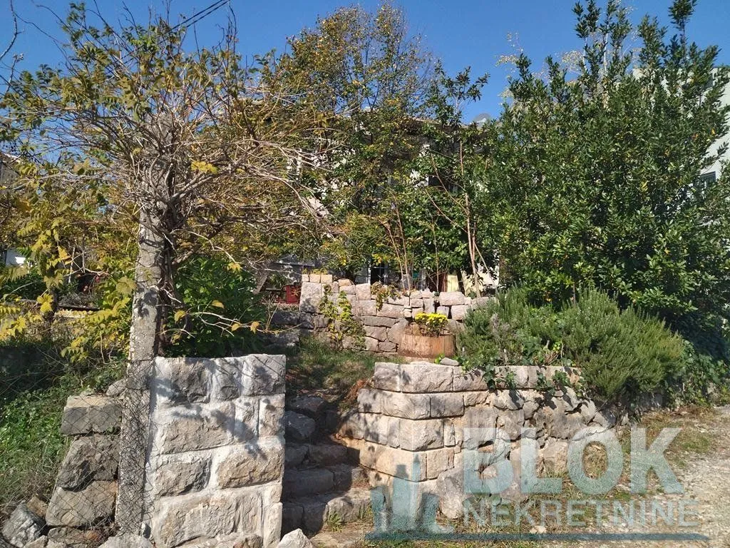 Prodaja, kuća, 300m², Gorica C, Podgorica