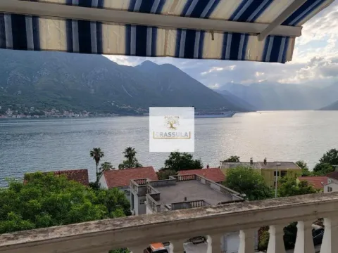 Sale, four bedroom apartment, 95m², Kotor, Crna Gora