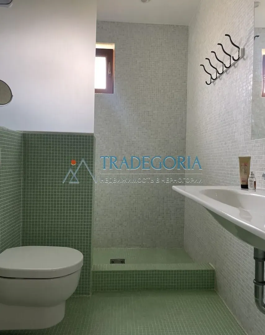 Prodaja, četvorosoban stan, 222m², Dobra Voda, Bar