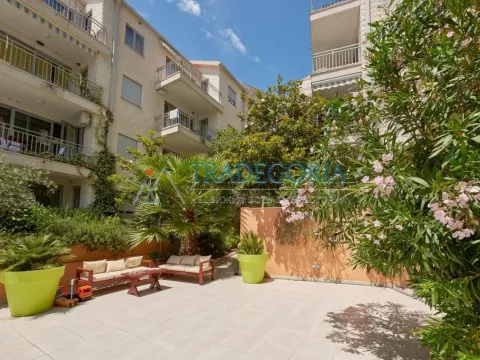 Prodaja, dvosoban stan, 68m², Petrovac, Budva - image 10