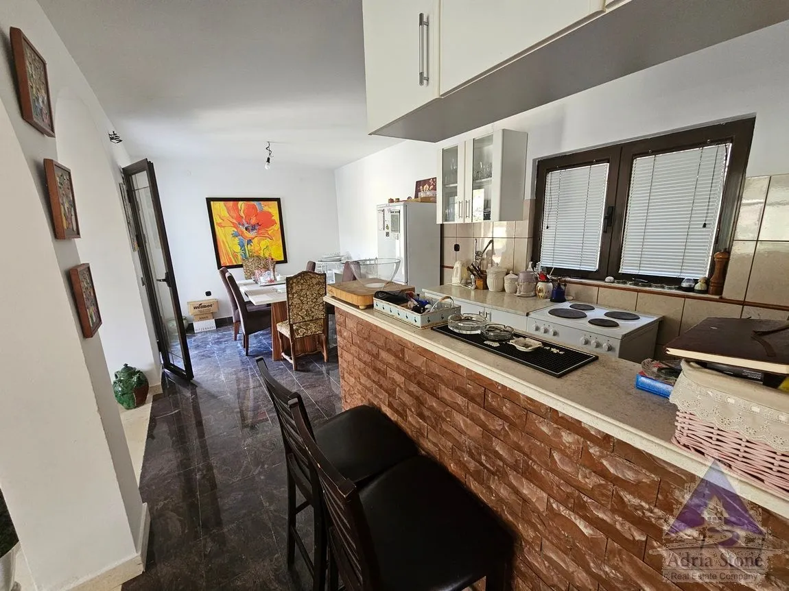 Prodaja, kuća, 225m², Seljanovo, Tivat