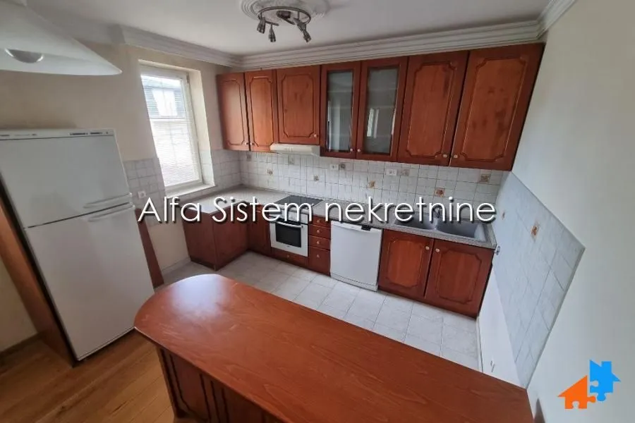 Rent, four bedroom apartment, 120m², Savski Venac, Beograd