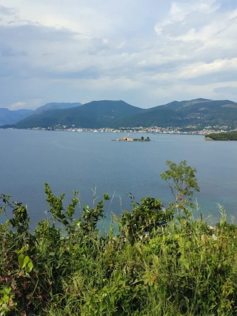 Prodaja, plac, 2300m², Tivat, Crna Gora
