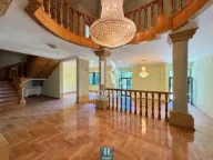 Sale, house, 600m², Velje Brdo, Podgorica - image 11