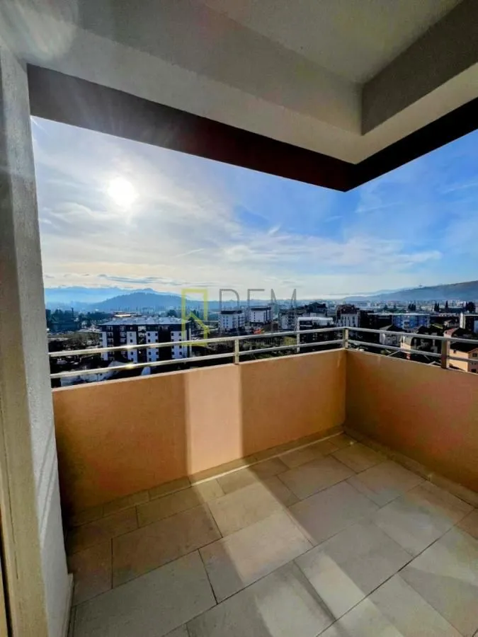Prodaja, dvosoban stan, 71m², Central Point, Podgorica