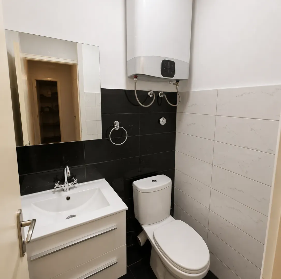 Izdavanje, dvosoban stan, 70m², Pobrežje, Podgorica