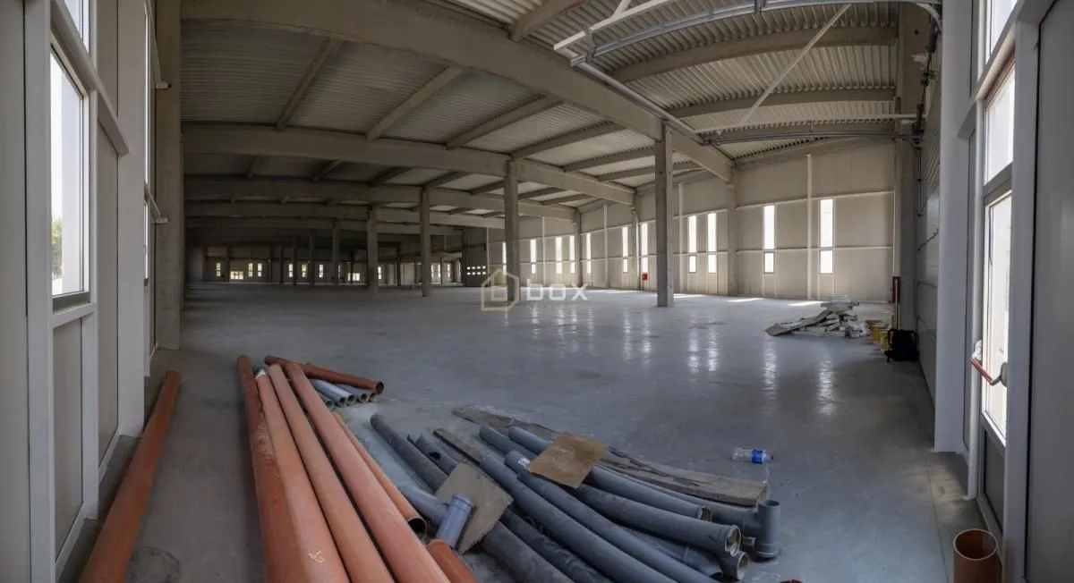 Izdavanje, poslovni prostor, 3939m², Leskovac, Srbija