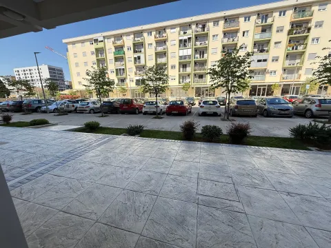 Rent, office space, 42m², Pobrežje, Podgorica - image 6