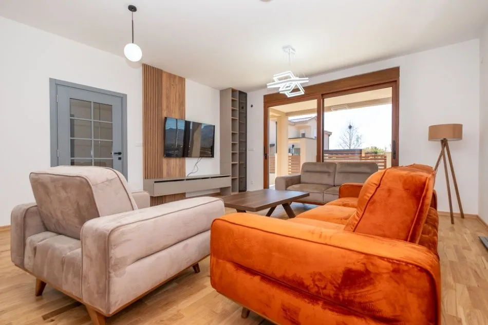 Rent, house, 140m², Donja Gorica, Podgorica