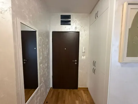 Izdavanje, dvosoban stan, 65m², City Kej, Podgorica - image 10