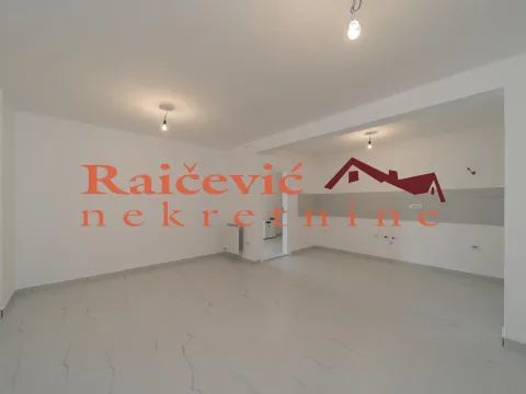 Sale, three bedroom apartment, 82m², Grocka, Beograd - image 1
