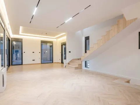 Sale, house, 240m², Kamenovo, Budva - image 15