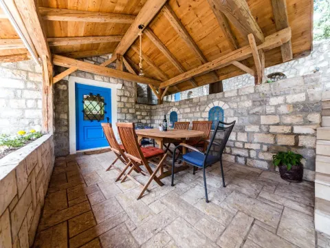 Izdavanje, kuća, 200m², Kotor, Crna Gora - image 20