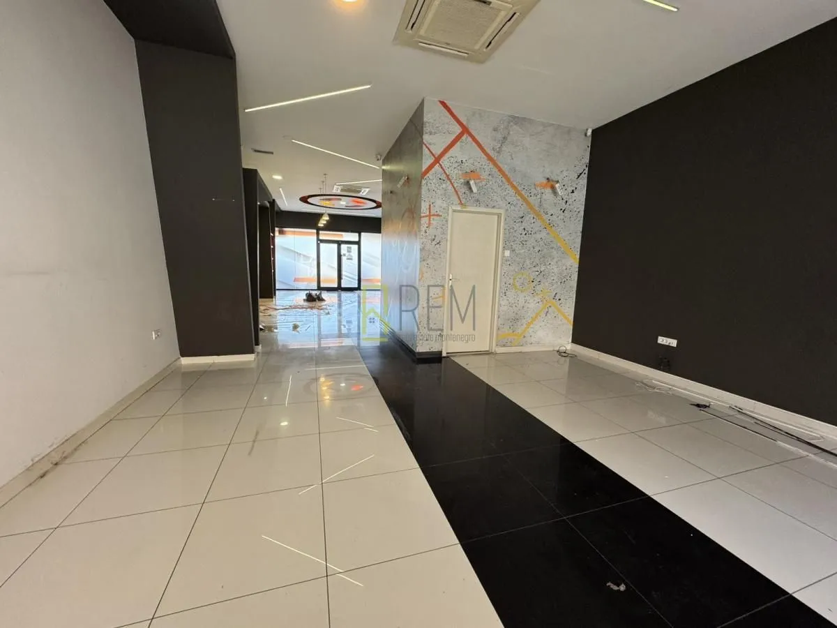 Rent, office space, 226m², Preko Morače, Podgorica