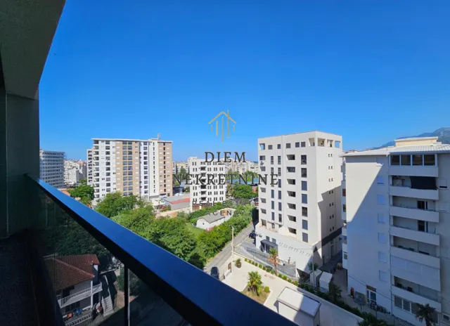 Izdavanje, jednosoban stan, 70m², Centar, Bar