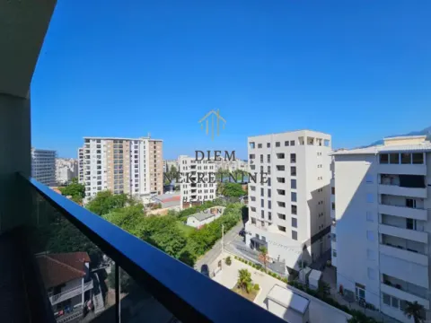 Izdavanje, jednosoban stan, 70m², Centar, Bar - image 8
