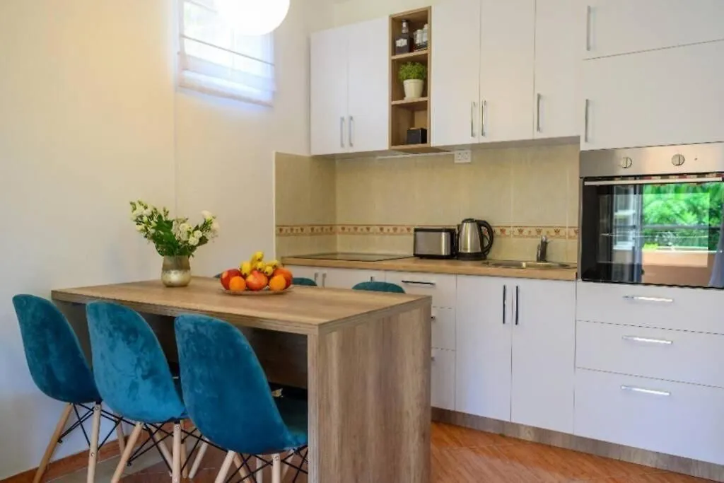 Rent, two bedroom apartment, 60m², Bečići, Budva