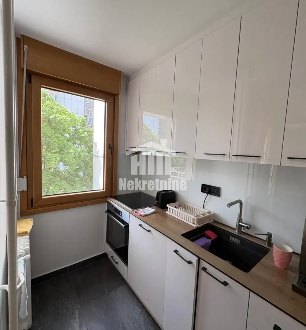 Prodaja, trosoban stan, 74m², Stari Grad, Beograd